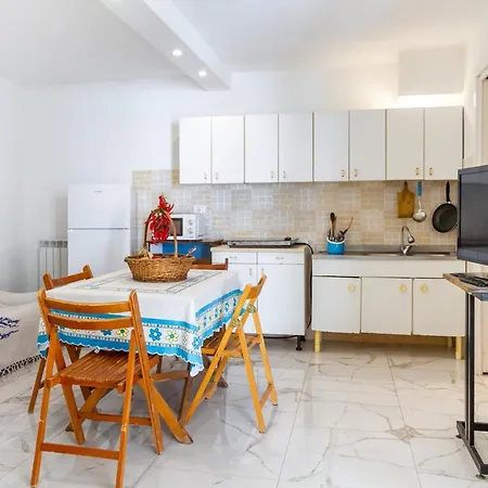 Apartment Basement *